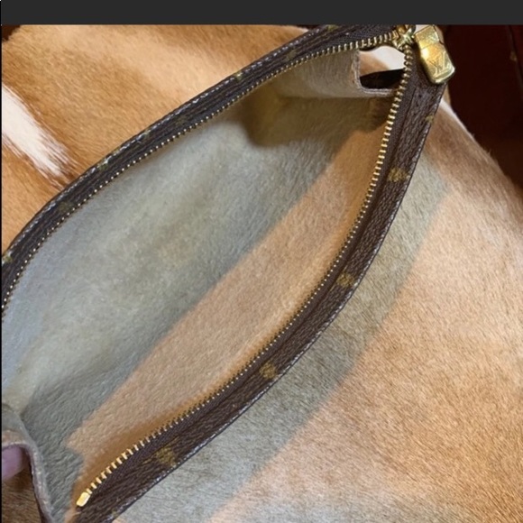 💙LV POUCH SUPER ATTRACTIVE 7.8”x4.25 FAB 4 SUMMER - Picture 13 of 16